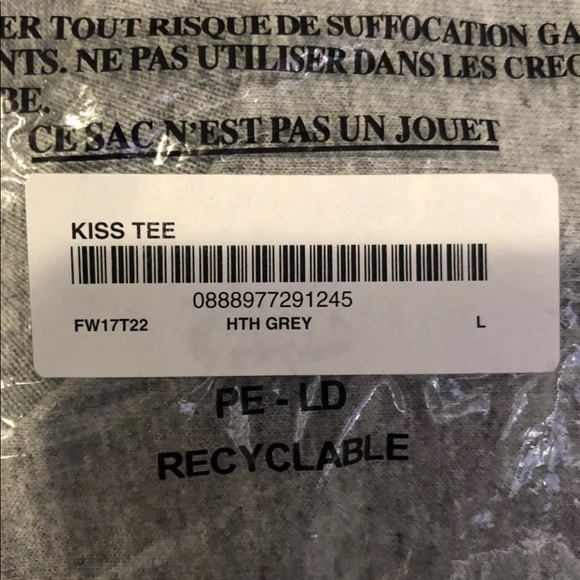 Supreme Gray Kiss Tee - Picture 2 of 4
